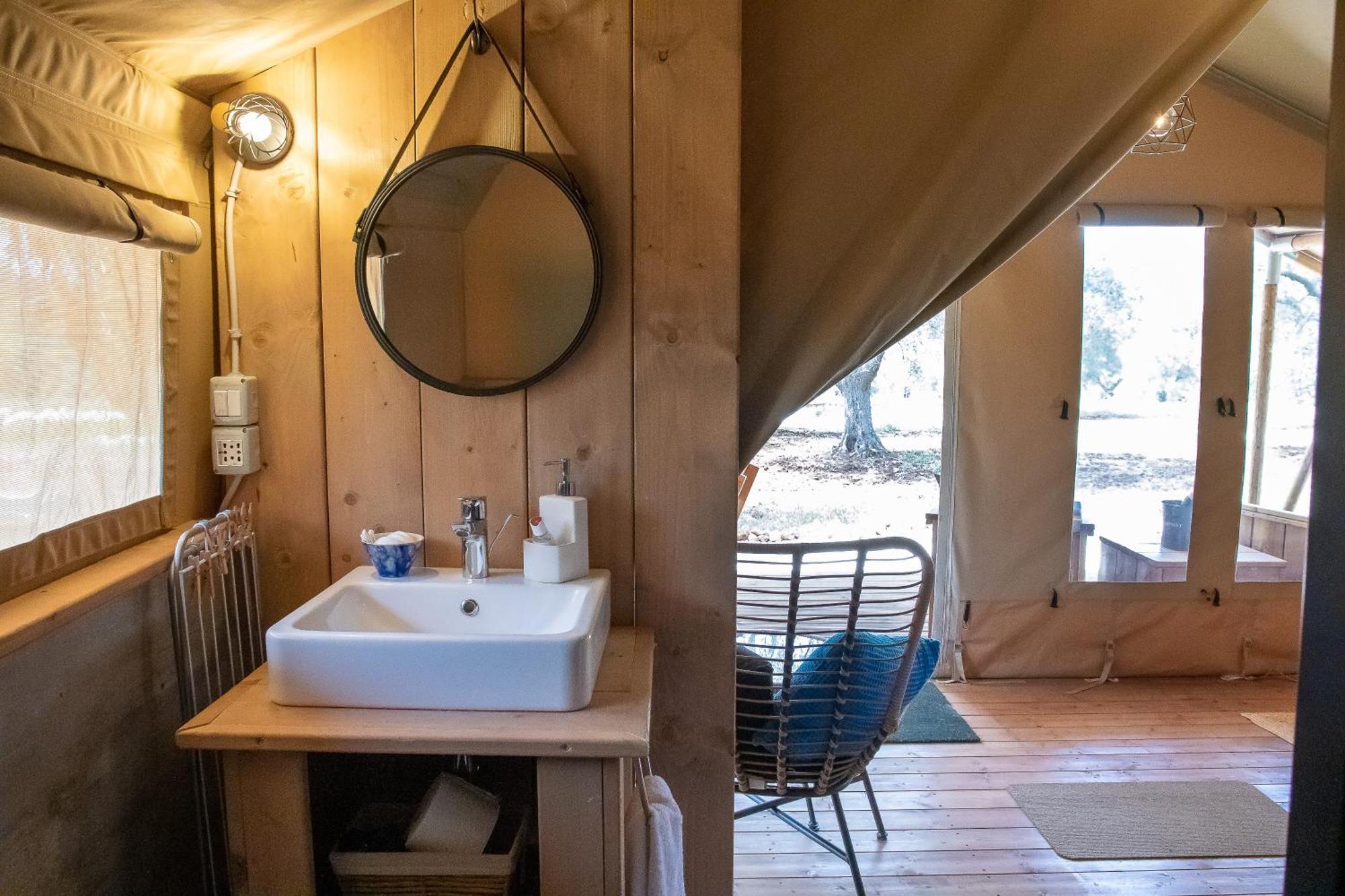 Domus Olea Glamping Hotel Ceglie Messapica Exterior foto
