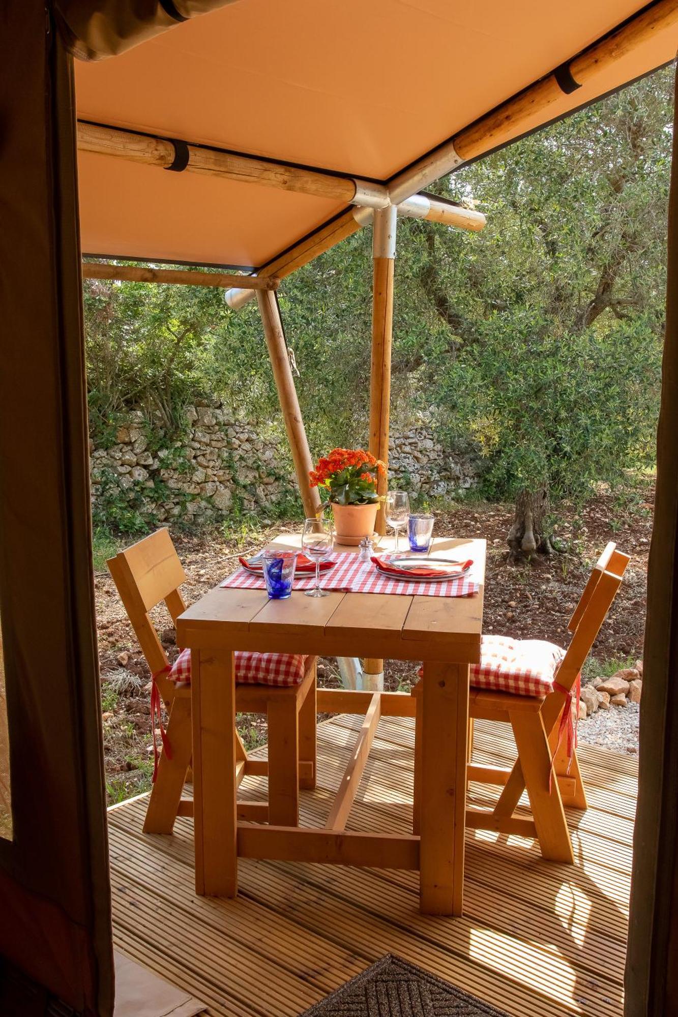 Domus Olea Glamping Hotel Ceglie Messapica Exterior foto