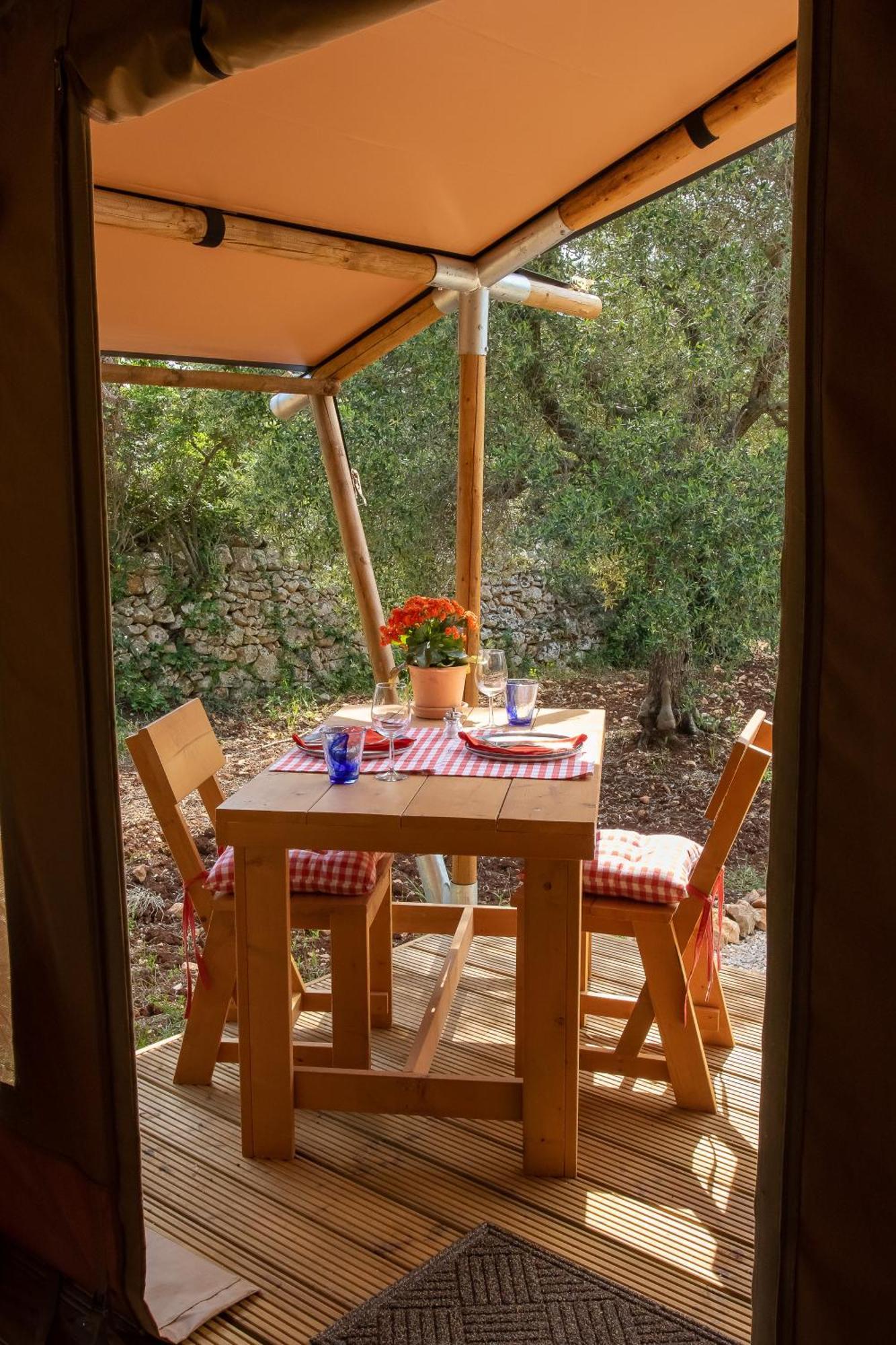 Domus Olea Glamping Hotel Ceglie Messapica Exterior foto
